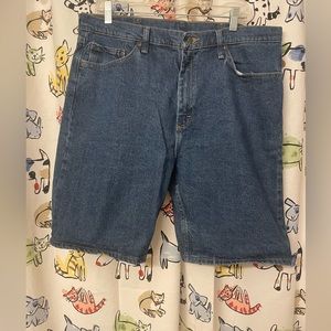 Wrangler men’s Jean shorts Size 36